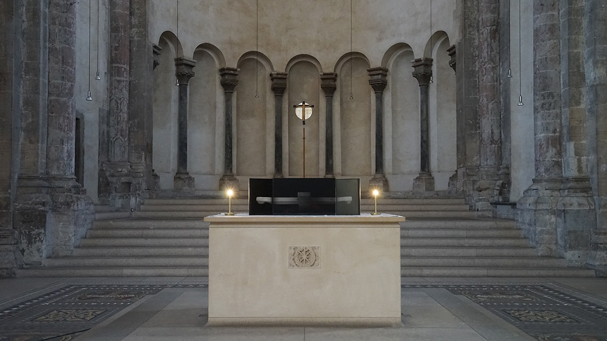 Living Altar — 사진 1